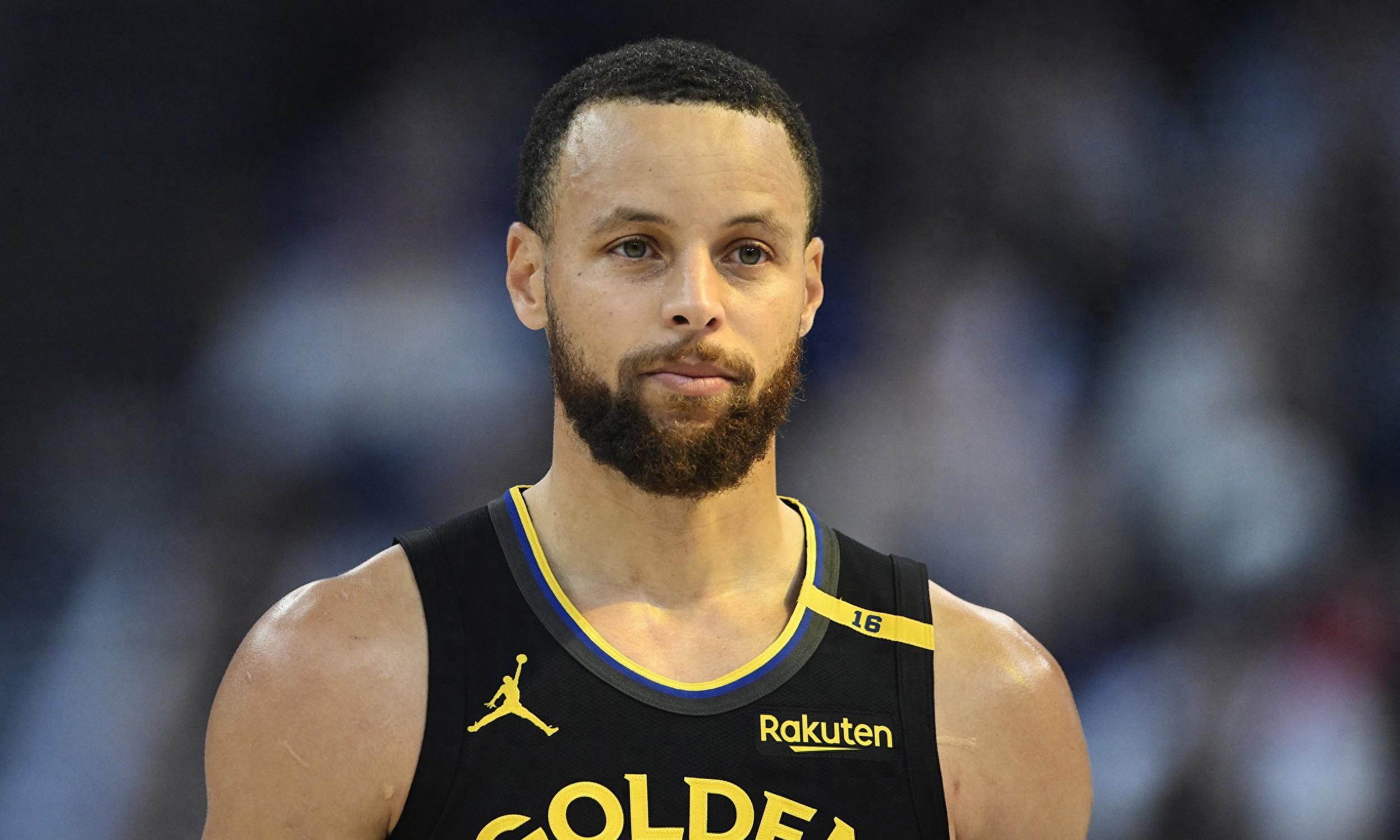 梅西助攻帽子戏法再次爆红全网（梅西上演助攻帽子戏法，再度引爆全网）