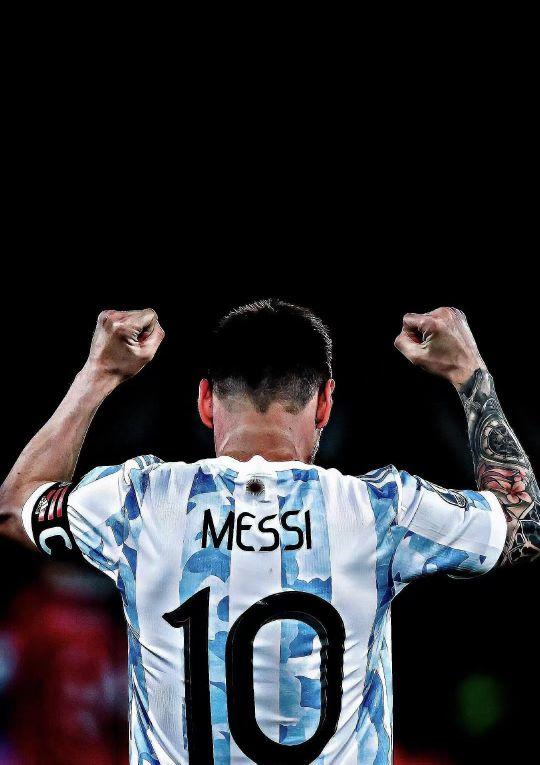 明知阿隆索镇不住巨星，皇马当初为啥还要请他？（既知阿隆索压不住大牌，皇马当时为何仍聘用他？）