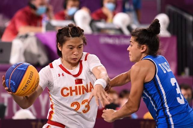 特瓦斯：如果维尼修斯没那么出色，他就不会遭受如此多的攻击（特瓦斯：维尼修斯越出色，遭受的攻击就越多）