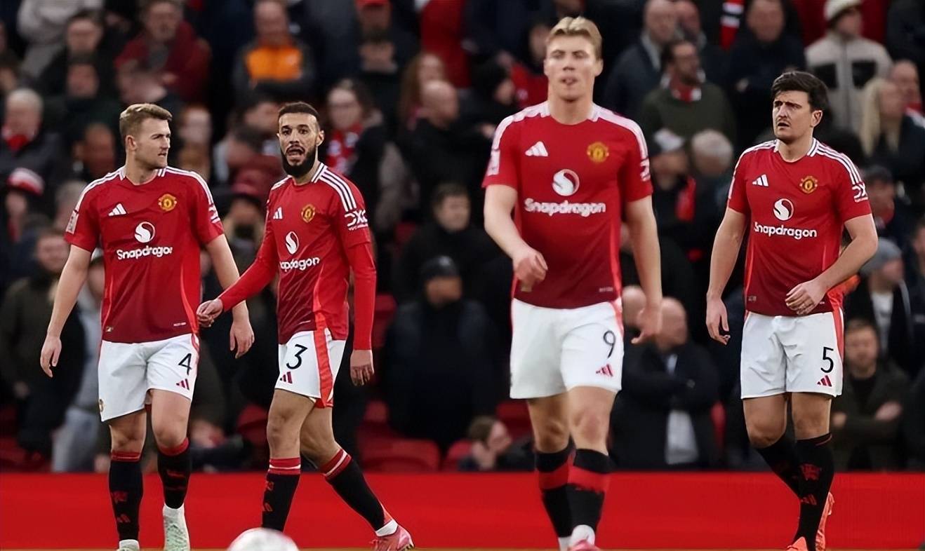 国乒输单打！王皓盯着王楚钦心事重重，梁靖崑技不如人：没好办法（国乒单打失利！王皓望向王楚钦愁绪难掩，梁靖崑技逊一筹：无计可施）