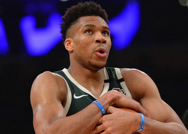 欧冠淘汰赛前瞻：曼城对阵尤文图斯,（曼城对决尤文：欧冠淘汰赛前瞻）