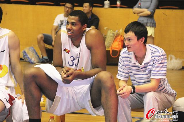 暖在细节里！残特奥会射箭比赛深圳启幕（细节处见温暖！残特奥会射箭赛在深圳拉开帷幕）