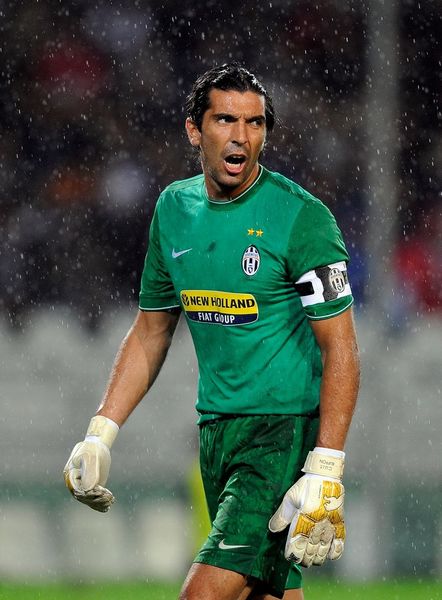 巴萨重返荣耀之地：对阵皇家贝蒂斯的关键战役