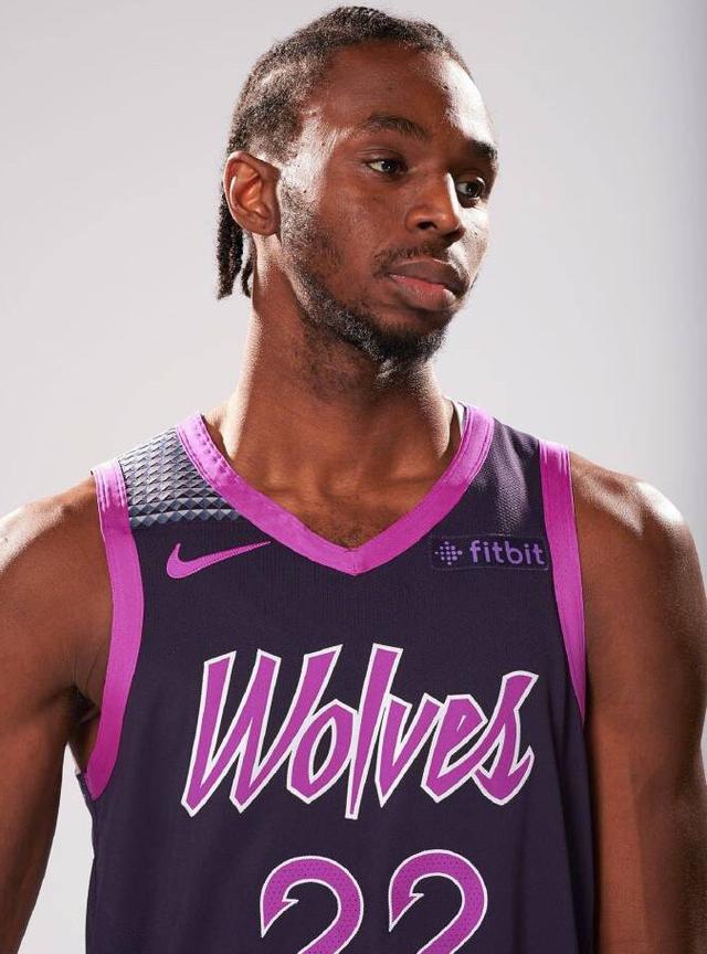 记者丨米兰vs科莫海外赛告吹（记者：米兰与科莫海外赛未能成行）