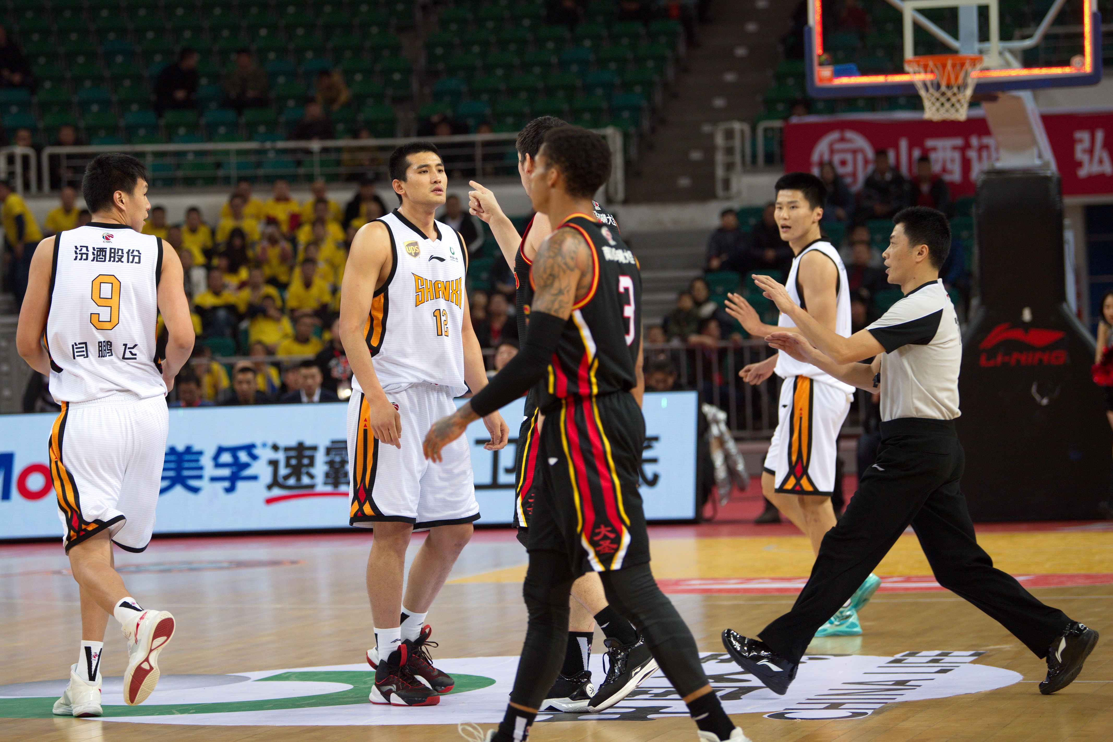 亨利：很多枪手球员都立志拿欧冠；难忘愤怒梅西训练过掉全队（亨利：阿森纳多人志在夺欧冠；难忘梅西怒火中烧训练场连过全队）